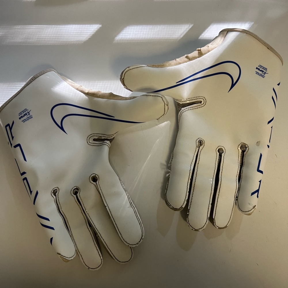 Nike football receiver’s gloves Medium